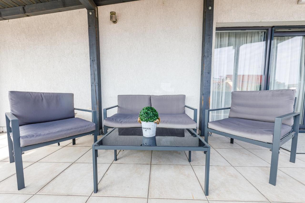Apartmán Apartament De Lux Cu Terasa Temešvár Exteriér fotografie